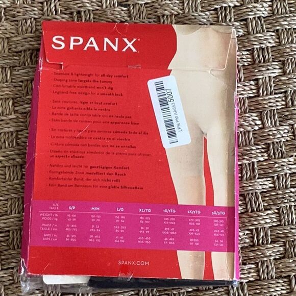 SPANX Seamless & Lightweight Power Shorts, 6” inseam, Black, Size Small, NWT - Picture 4 of 6